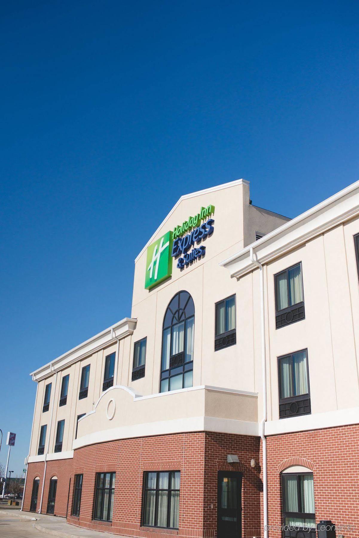 Holiday Inn Express & Suites Morton Peoria Area, An Ihg Hotel Exterior photo