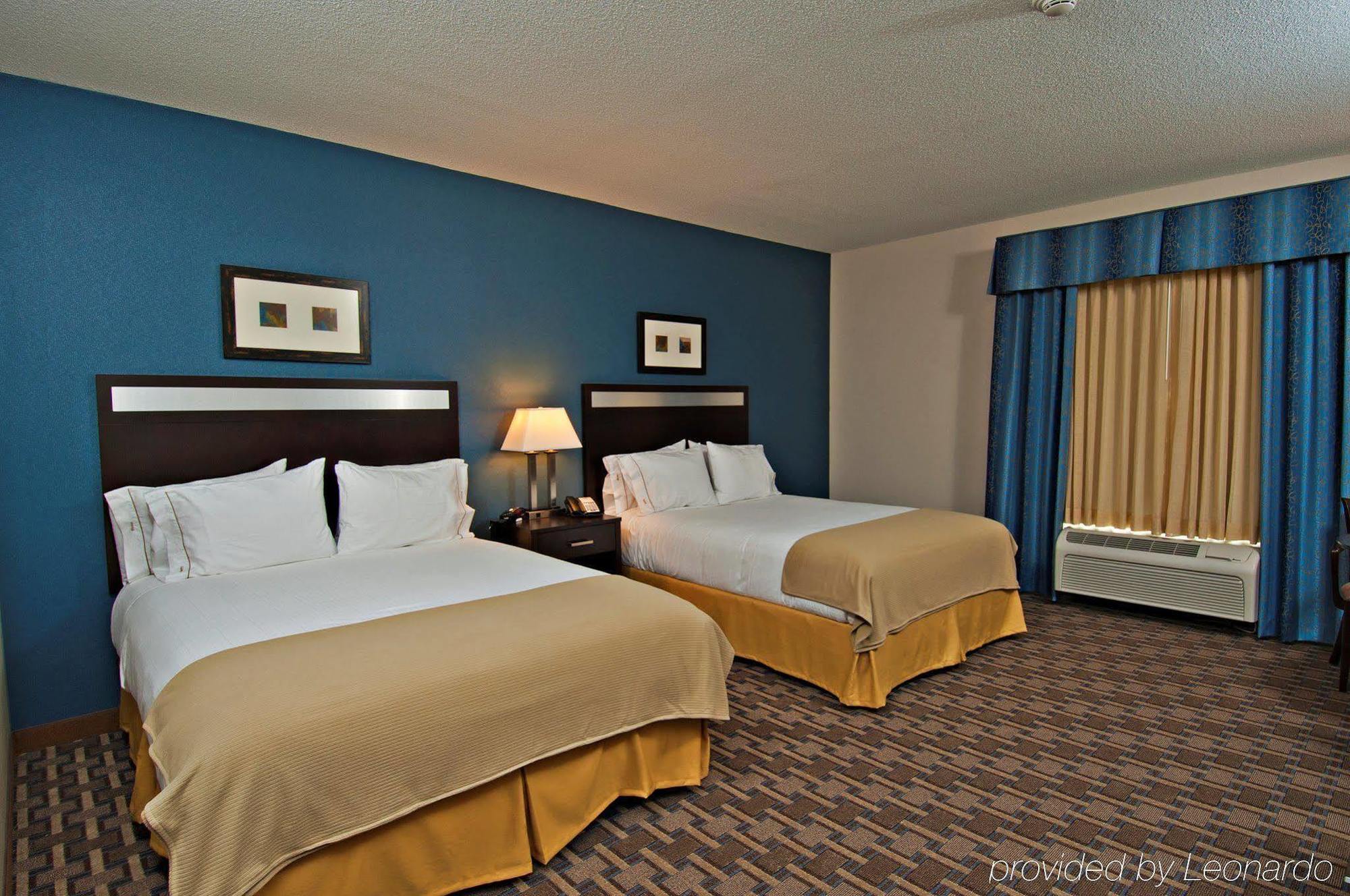 Holiday Inn Express & Suites Morton Peoria Area, An Ihg Hotel Room photo