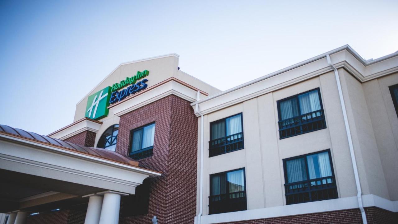 Holiday Inn Express & Suites Morton Peoria Area, An Ihg Hotel Exterior photo